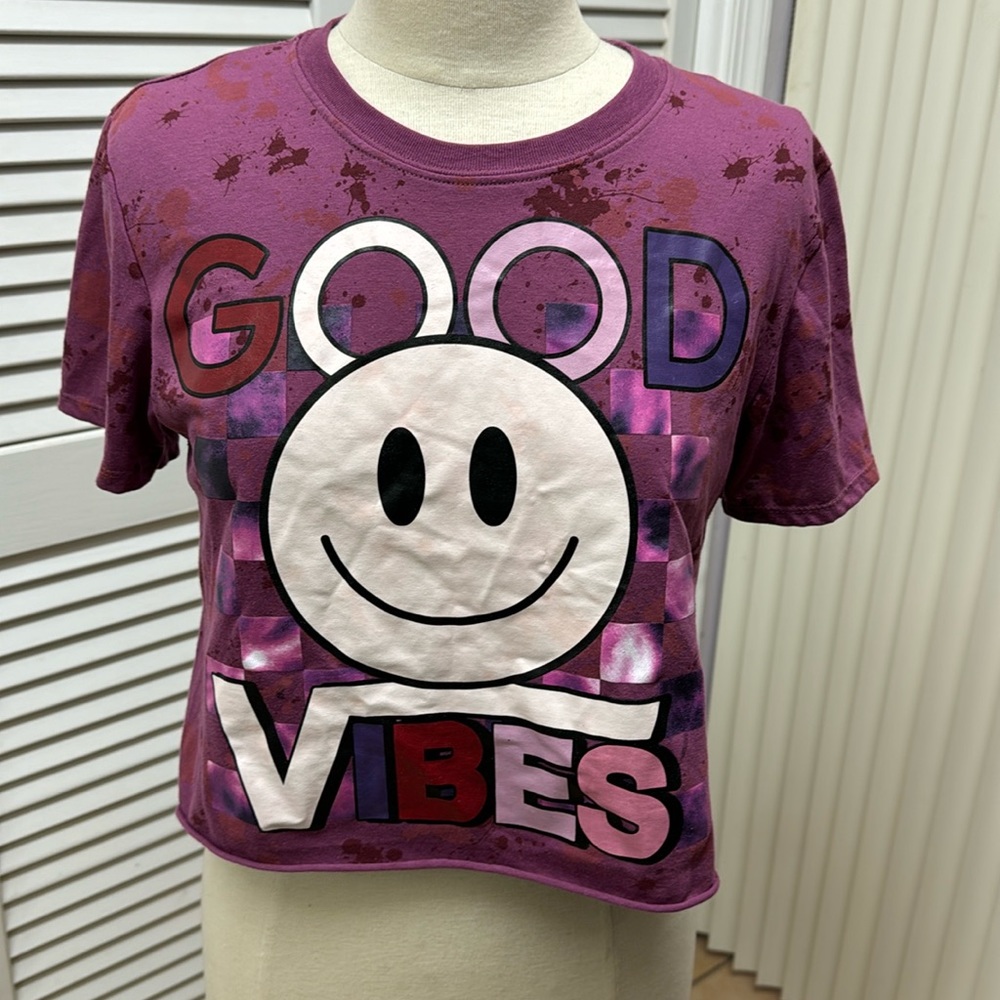 Good Vibes Tie Dye Happy Face crop Top Size Juniors Medium